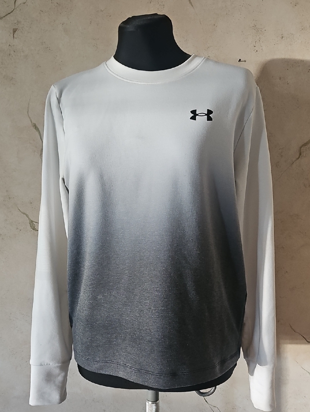 Under Armour Long Sleeve White Ombre Stretchy Sweatshirt Women's Size Small